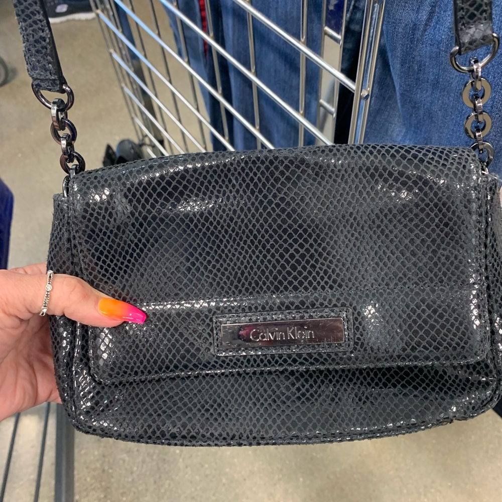 Vintage Calvin Klein Black Faux Snakeskin/chain crossbody bag in great condition